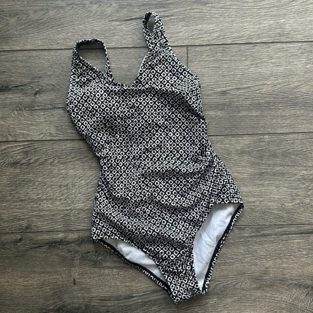 NWT Speedo Swimsuit Athletic black white size 6 one piece Athleisure